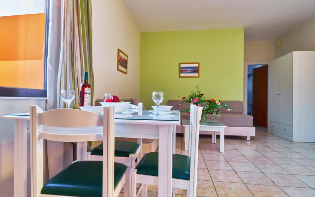 Nanakis Beach Hotel