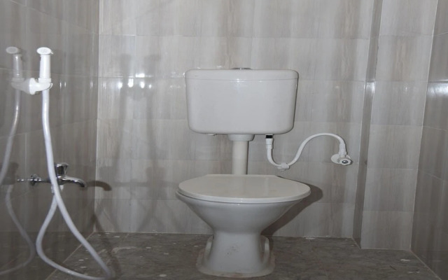 OYO 15071 Hotel Harsh Raj Residency