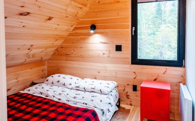 Bright Chalet With hot tub and Indoor Sauna
