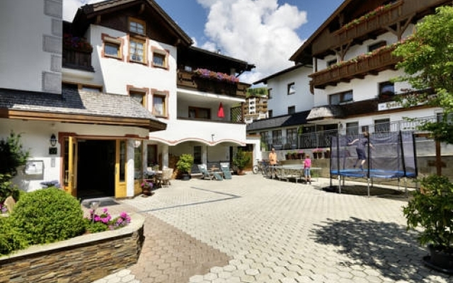 Hotel Garni Alpina