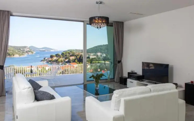 Villa Lux