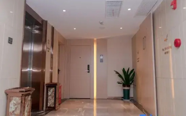 Radisson Blu Hotel (Wuhan University of Science and Technology Qingshan Campus)