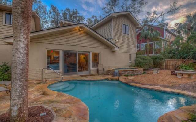 Island Oasis 6 Bedroom Holiday Home