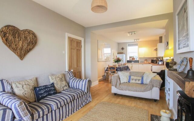 Min Y Mor Trearddur Bay