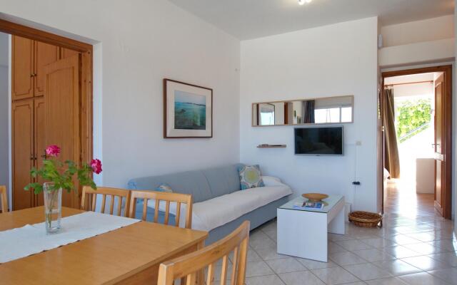 Rouladina Apt 2 in Stalos