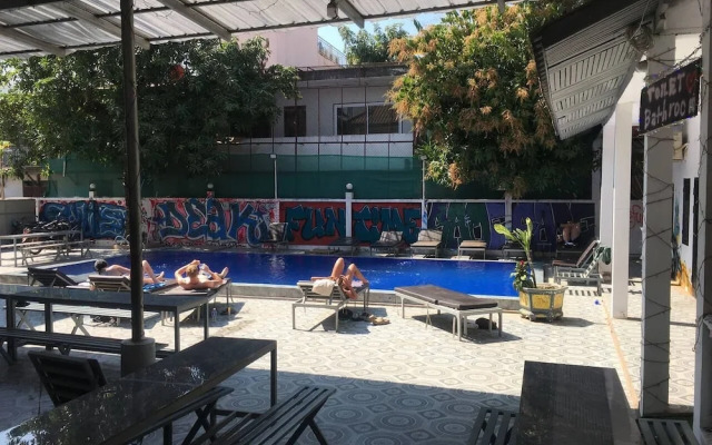 Apatuxay Vientiane Hotel & Apartment