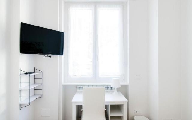 White Loft Como Center - By House Of Travelers