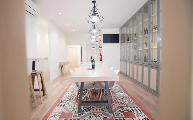 Almada Wine House