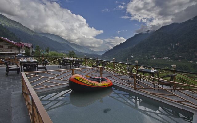 Snow Flakes Resort And Spa Centrally Heated Luxury Resort