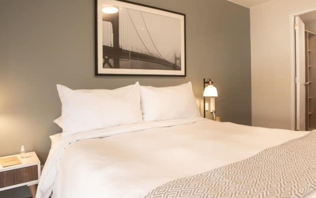 w Perfect 2BR With Balcony in Miraflores