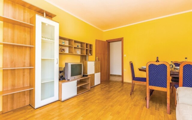 Stunning Apartment in Grizane With 2 Bedrooms