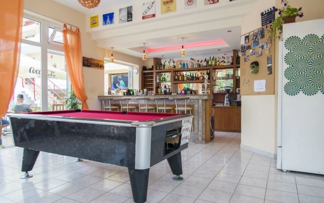 Erato Studios & Apartments