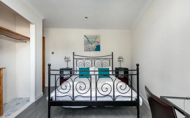 Hillhead Apartment with Roof terrace