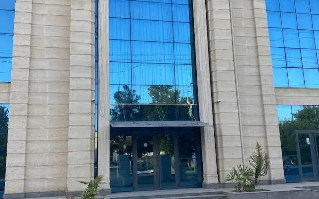 Aks Hotel