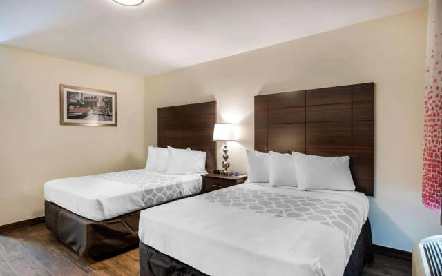 Downtown Hollywood Gardens Inn & Suites
