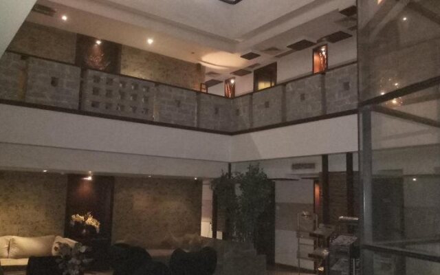 17 Degrees Hotel