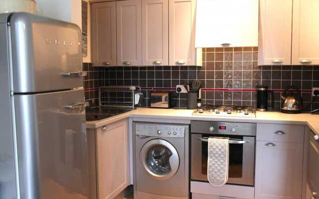 Trendy 2BD Flat in West Hampstead