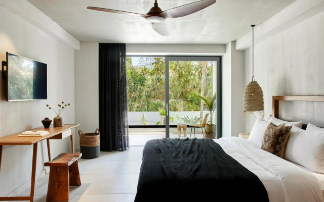 The Syntopia Hotel