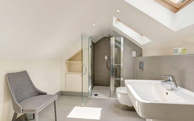 Cosy Two Bedroom Apartment - Flat 59a