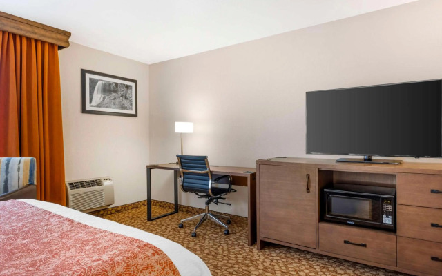 Best Western Plus Mill Creek Inn