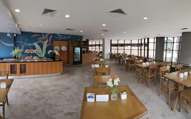 Cosmopolitan Praia Flat