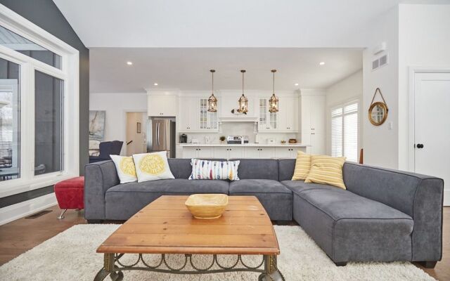 Lakeview Luxury Retreat