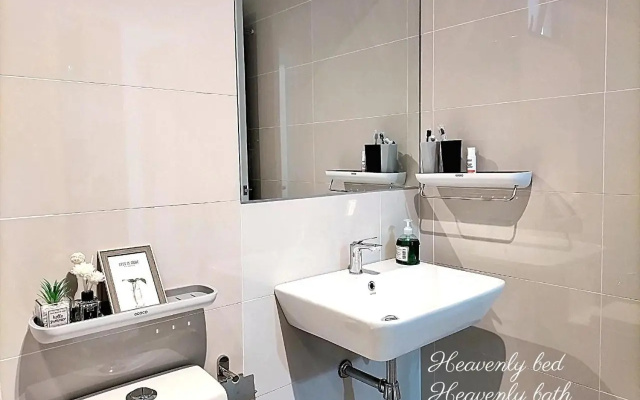 Modern Designer Suite at Continew, TRX KLCC View, Next to IKEA – Bathroom – Kuala Lumpur
