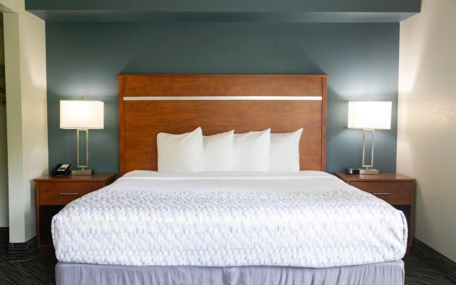 Twin Mountain Inn & Suites