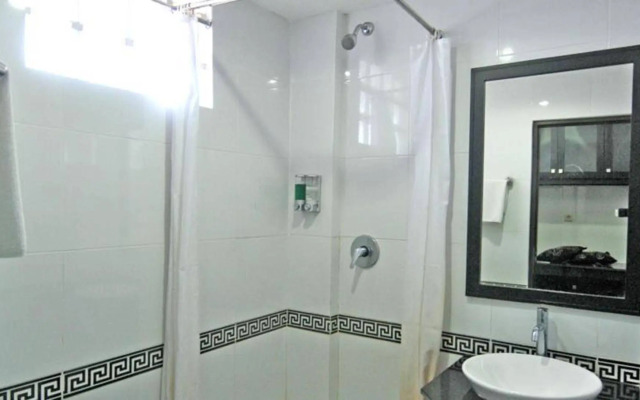 Arya Hotel and Spa