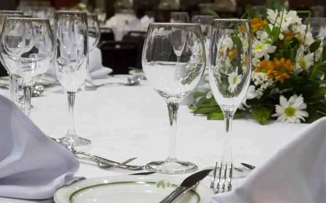 Naoum Plaza Hotel