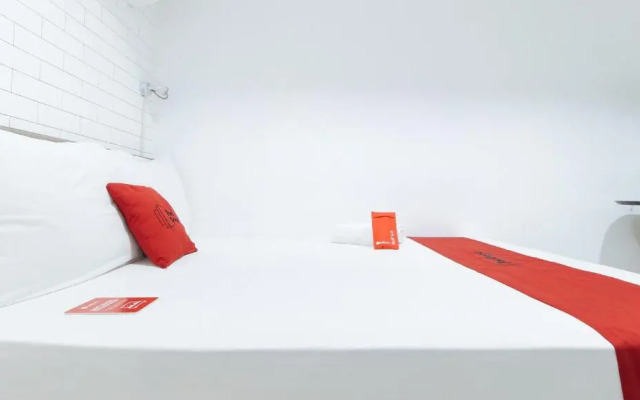 RedDoorz Plus @ Danlig Street Makati