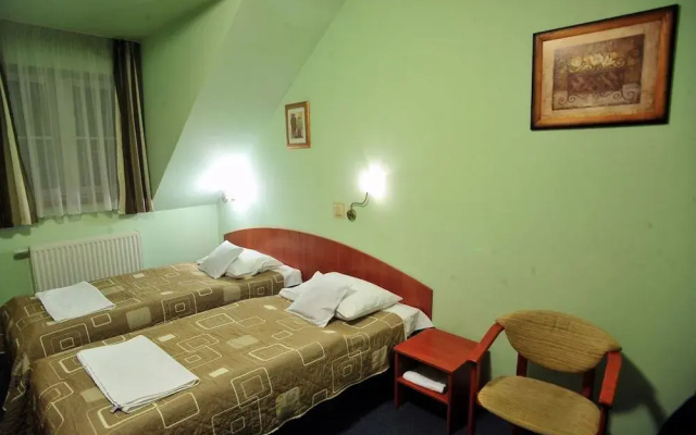 Zlote Deby Hotel