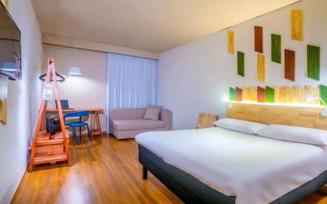 Ibis Styles Curitiba Santa Felicidade