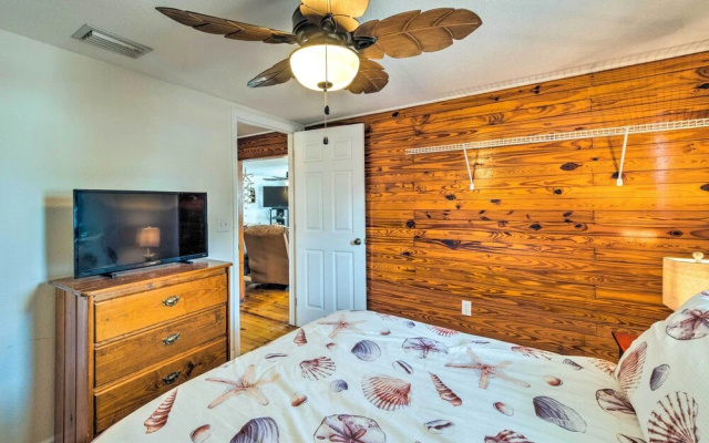 Little Gasparilla Home: Walk to Beaches!