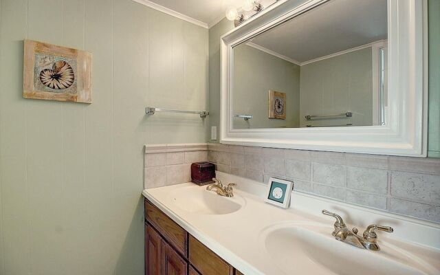 Island 109 3 Bedroom Condo