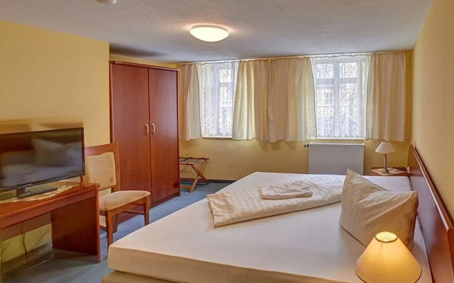 Hotel & Restaurant Maximilian