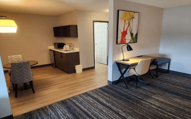 La Quinta Inn & Suites by Wyndham Warner Robins - Robins AFB