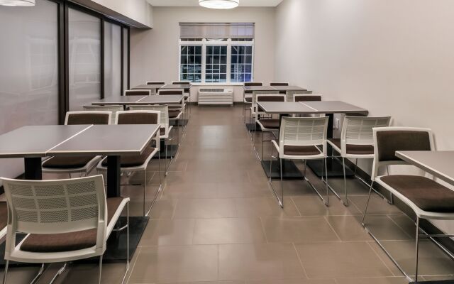 Microtel Inn and Suites by Wyndham Monahans