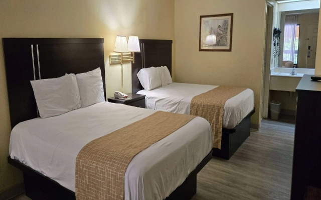 Travelodge by Wyndham Knoxville East
