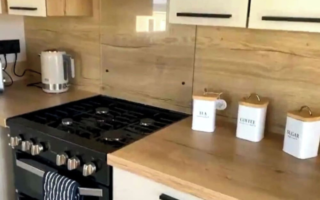 Cabin - Sleeps 4 - Goodrington Beach 5 Mins Drive