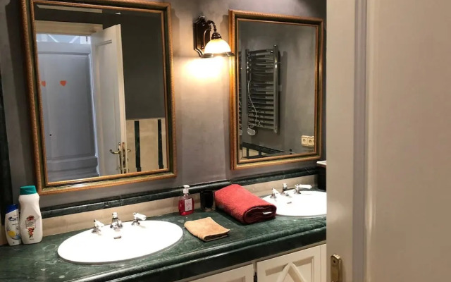 Room "golden Mile Marbella"