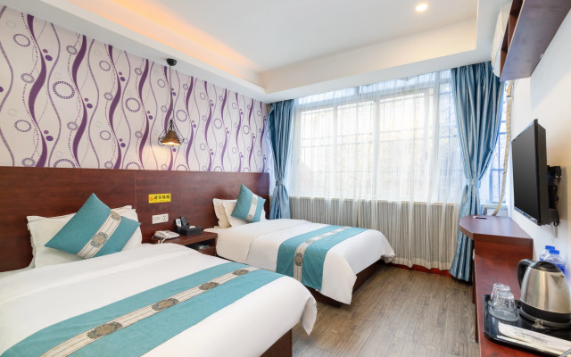 CMAX Hotel