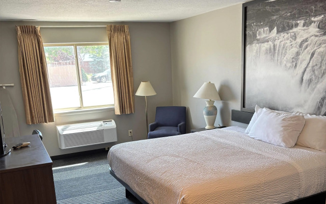 Super 8 by Wyndham Rexburg