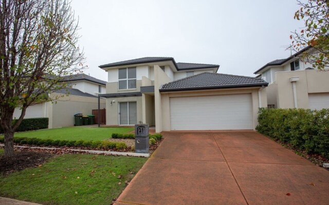 Superb Luxe 5BR House@point Cook Near Lake