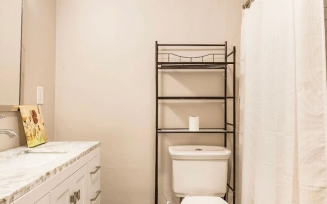 Charming Fully-renovated Bungalow