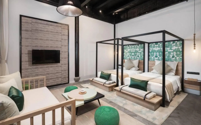 Blossom Hill Hotels & Resorts · Qiushuli