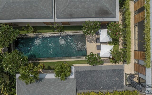 Villa Vida Mira - Elegant 4BR Beachside Villa in Canggu