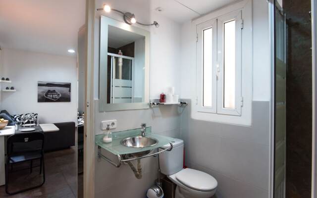 2B Apartment 5 Mins From Sagrada Familia