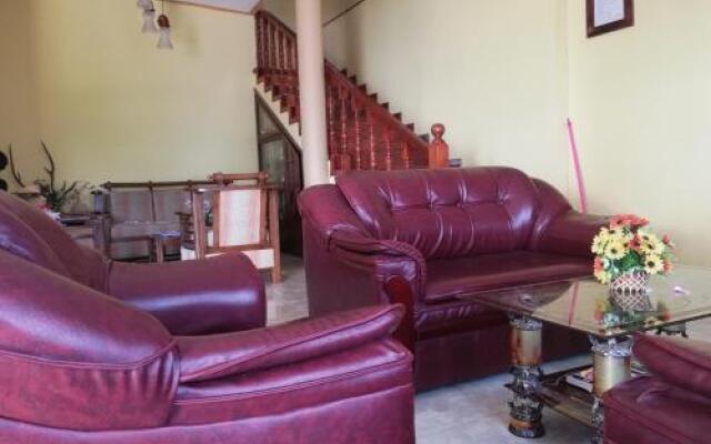BLUE MOON - Kandy Cheap Guest House