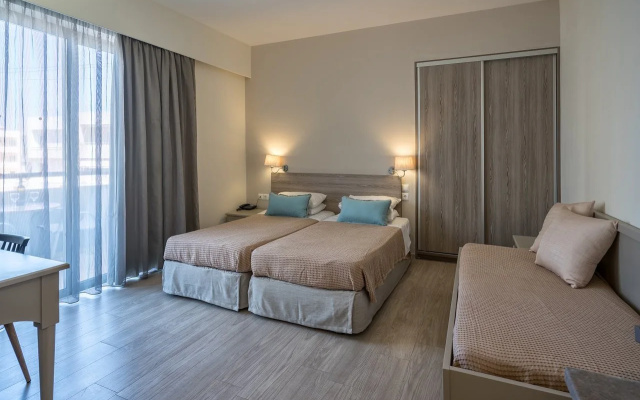 Icarus Suites & Apartments